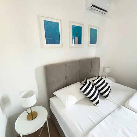 Stina Apartment Seget Vranjica