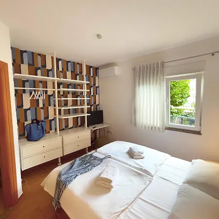 Apartment Stina Seget Vranjica